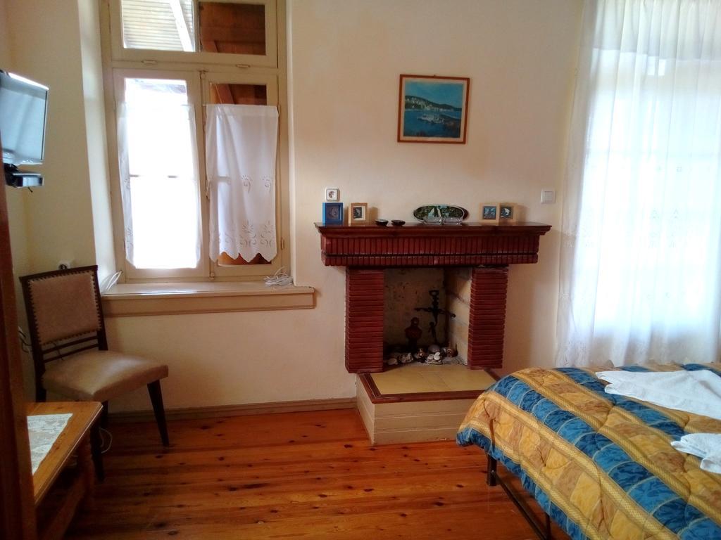Tsorni Hill Cottage ليفوكاسترو المظهر الخارجي الصورة