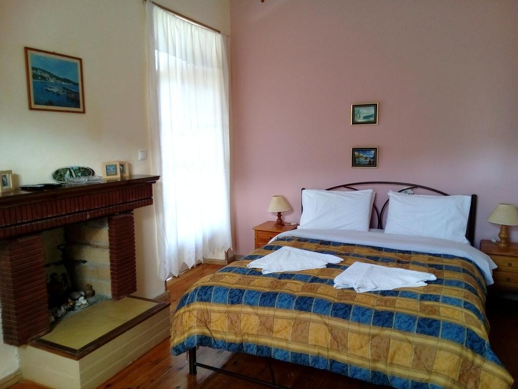 Tsorni Hill Cottage ليفوكاسترو المظهر الخارجي الصورة