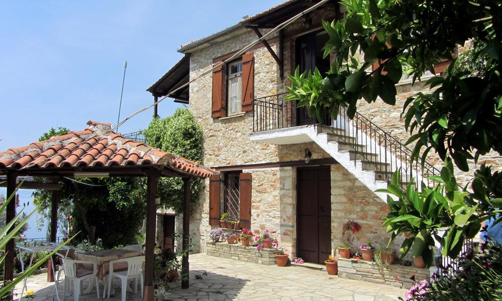 Tsorni Hill Cottage ليفوكاسترو المظهر الخارجي الصورة