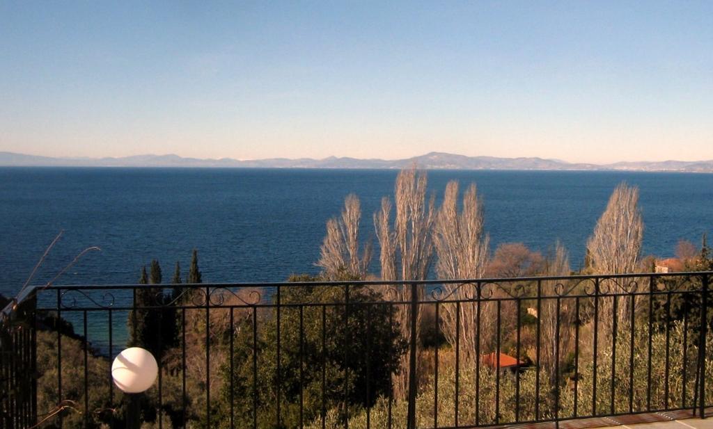 Tsorni Hill Cottage ليفوكاسترو المظهر الخارجي الصورة