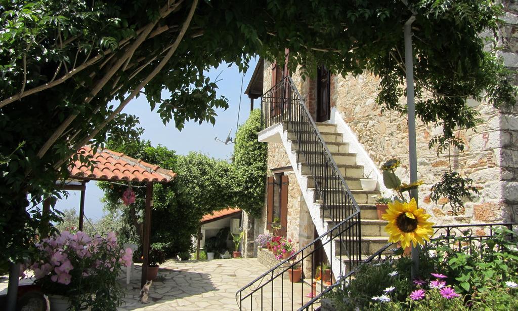 Tsorni Hill Cottage ليفوكاسترو المظهر الخارجي الصورة