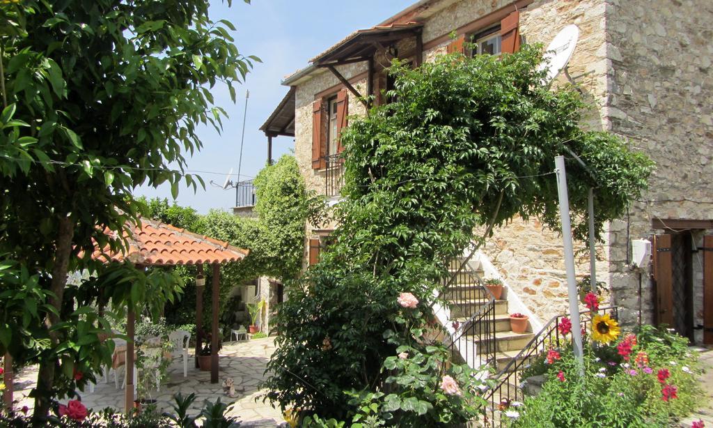 Tsorni Hill Cottage ليفوكاسترو المظهر الخارجي الصورة