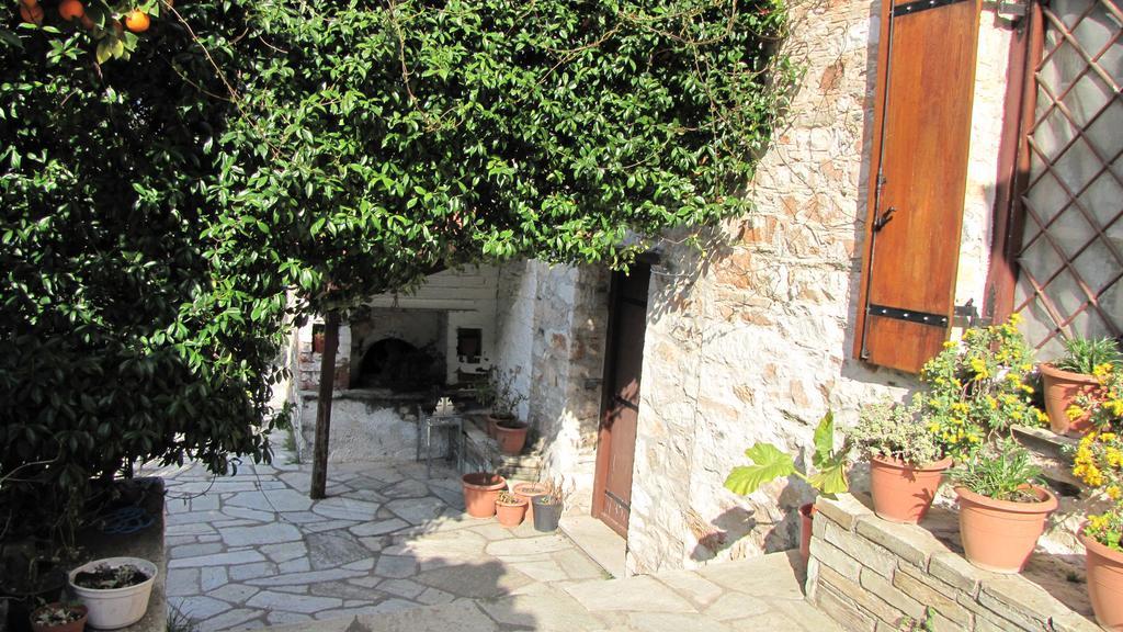 Tsorni Hill Cottage ليفوكاسترو المظهر الخارجي الصورة