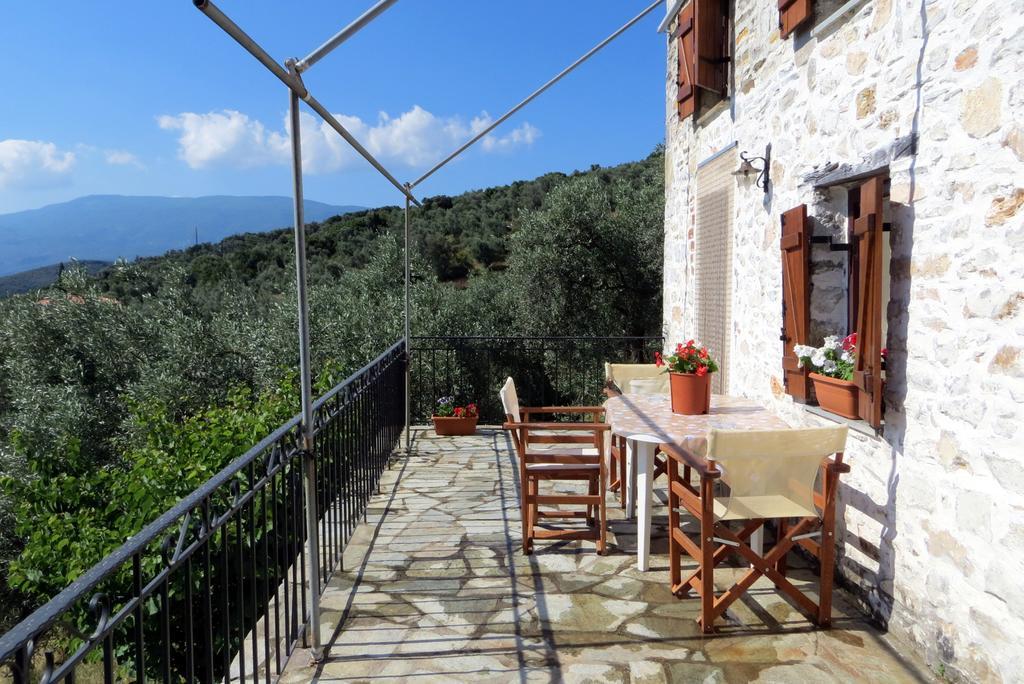Tsorni Hill Cottage ليفوكاسترو المظهر الخارجي الصورة